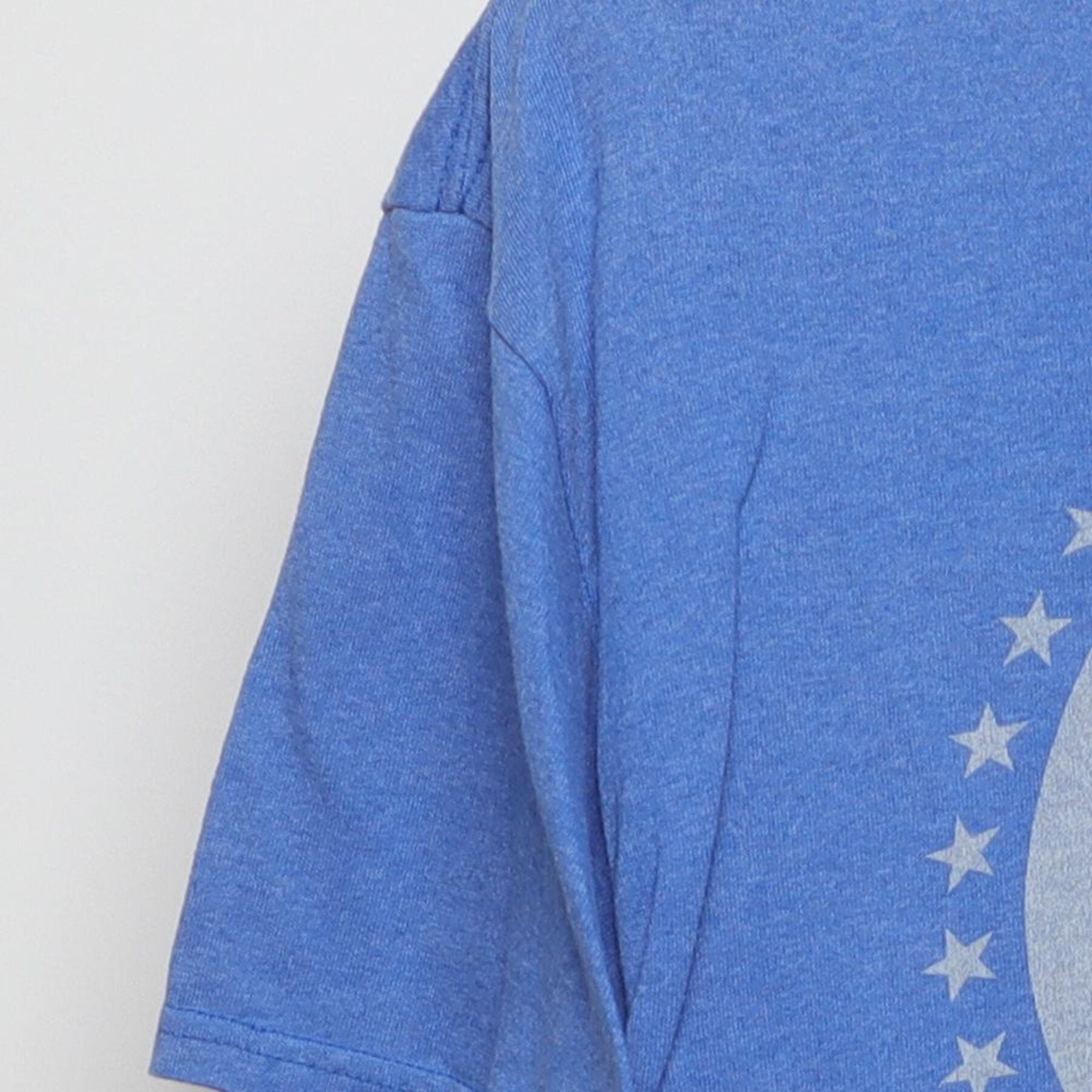 Close-up of the Left sleeve on the Vintage Y2K Paramount Pictures "Classic Logo" T-Shirt - XL