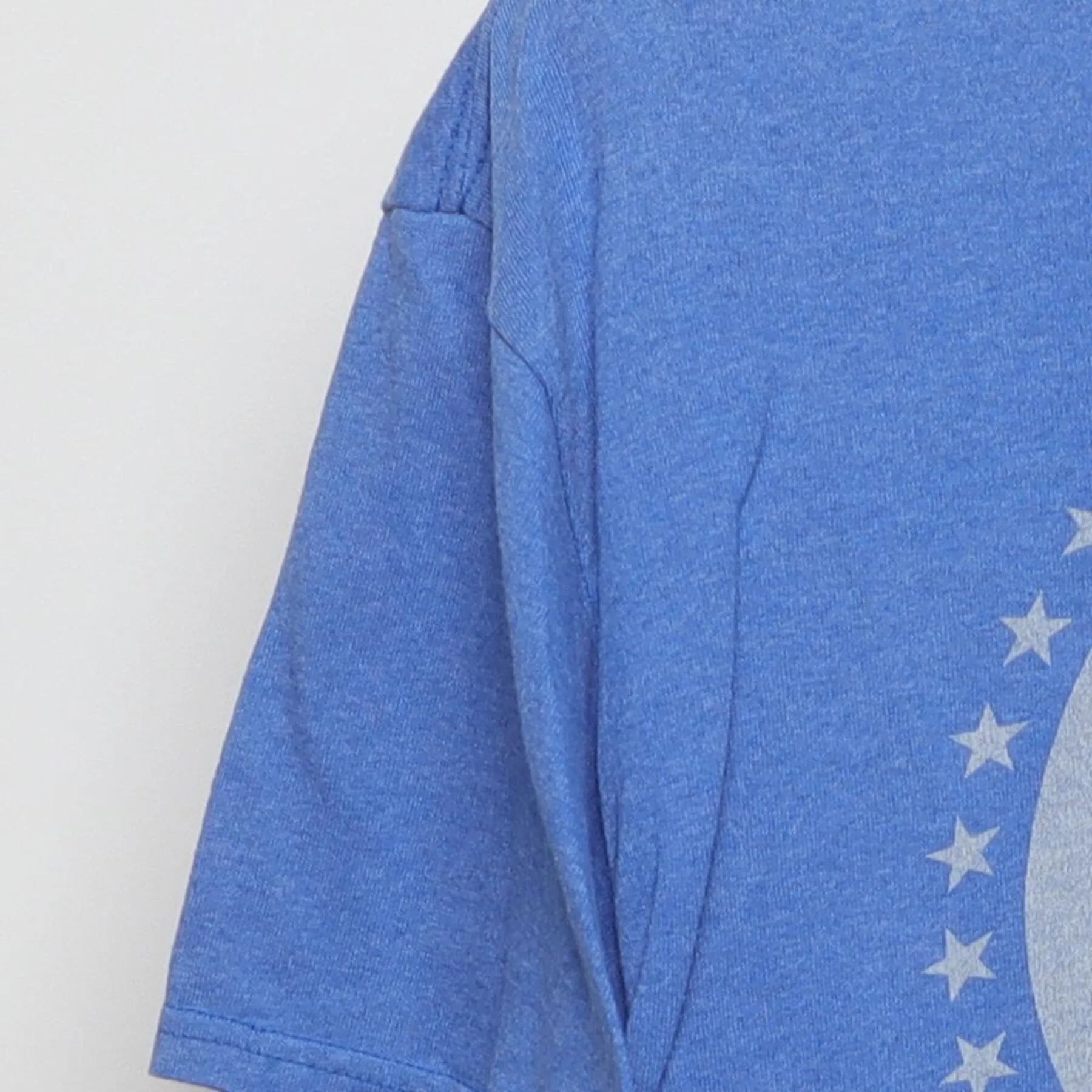 Close-up of the Left sleeve on the Vintage Y2K Paramount Pictures "Classic Logo" T-Shirt - XL