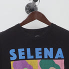 Close-up of the collar and tag on the Vintage Y2K Selena "Warhol Pop Art" T-Shirt - L