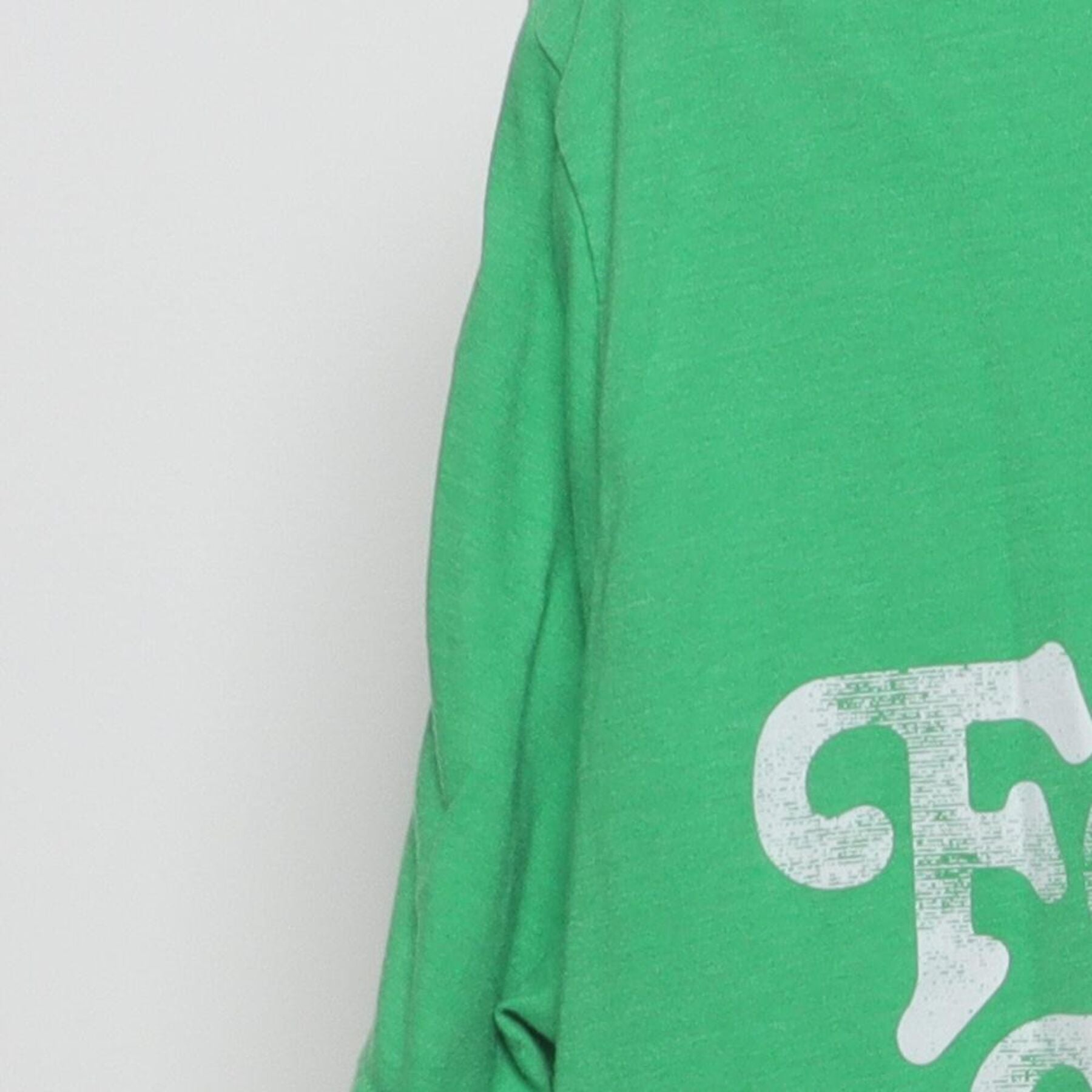 Close-up of the Left sleeve on the Vintage Y2K Mad Engine "I'm Feelin' Lucky" T-Shirt - L