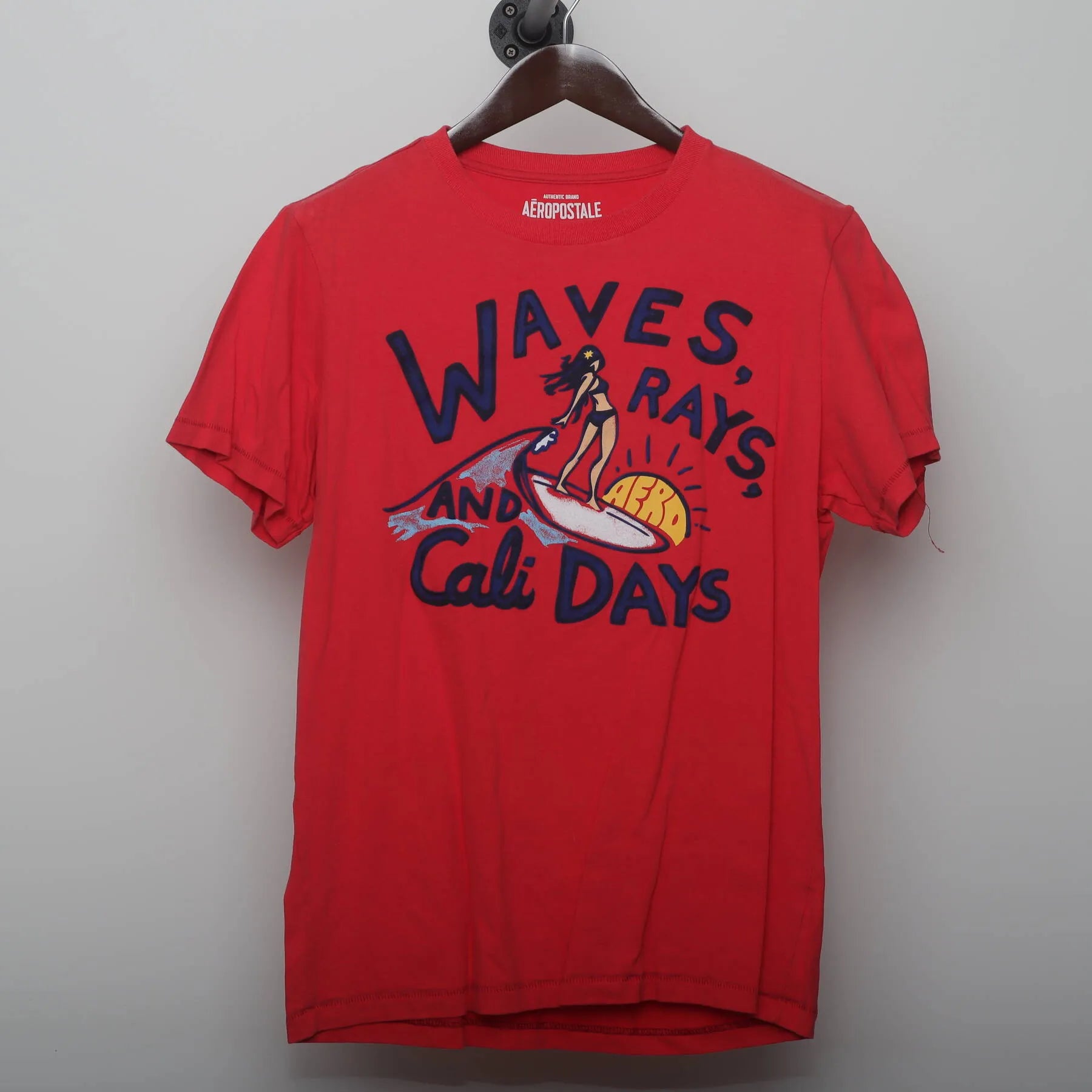 Vintage Y2K Aéropostale "Waves, Rays, and Cali Days" Surfer Graphic T-Shirt