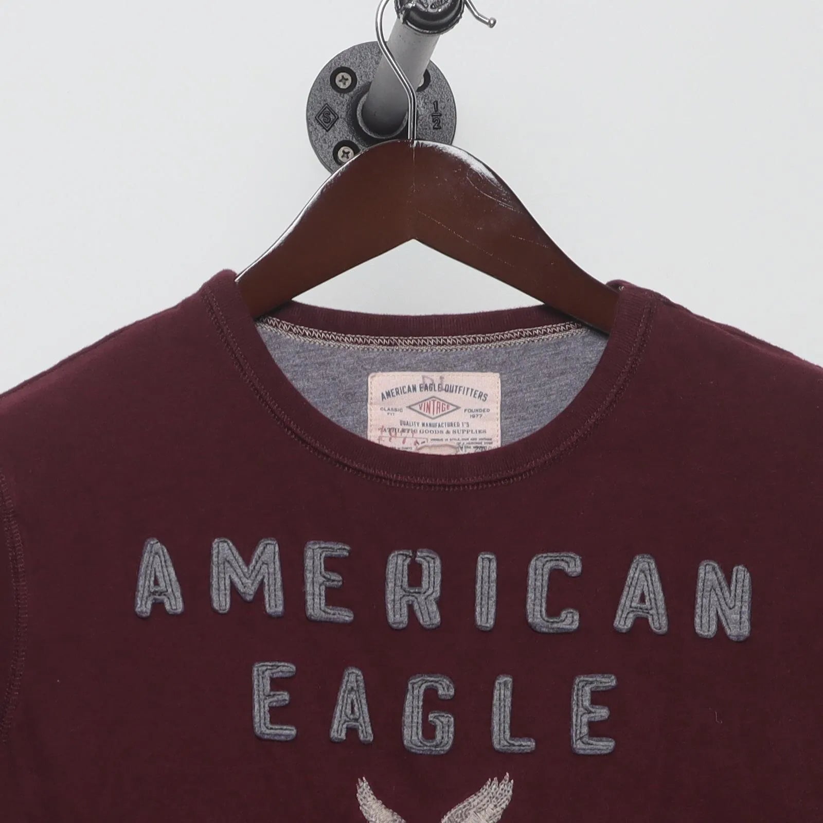Close-up of the collar and tag on the Vintage Y2K American Eagle Outfitters "Classic Logo" T-Shirt - M