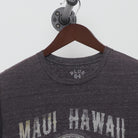 Close-up of the collar and tag on the Vintage Y2K Maui Hawaii "Pacific Islands" T-Shirt - S