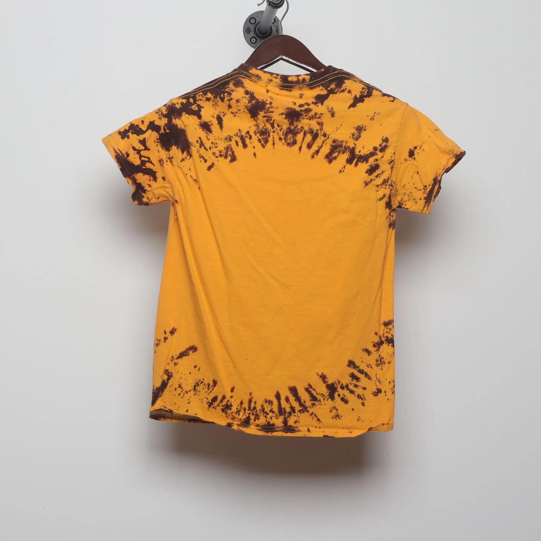 Back view of Vintage Y2K Bubba Gump Shrimp Co. "Winking Smiley" T-Shirt - XS