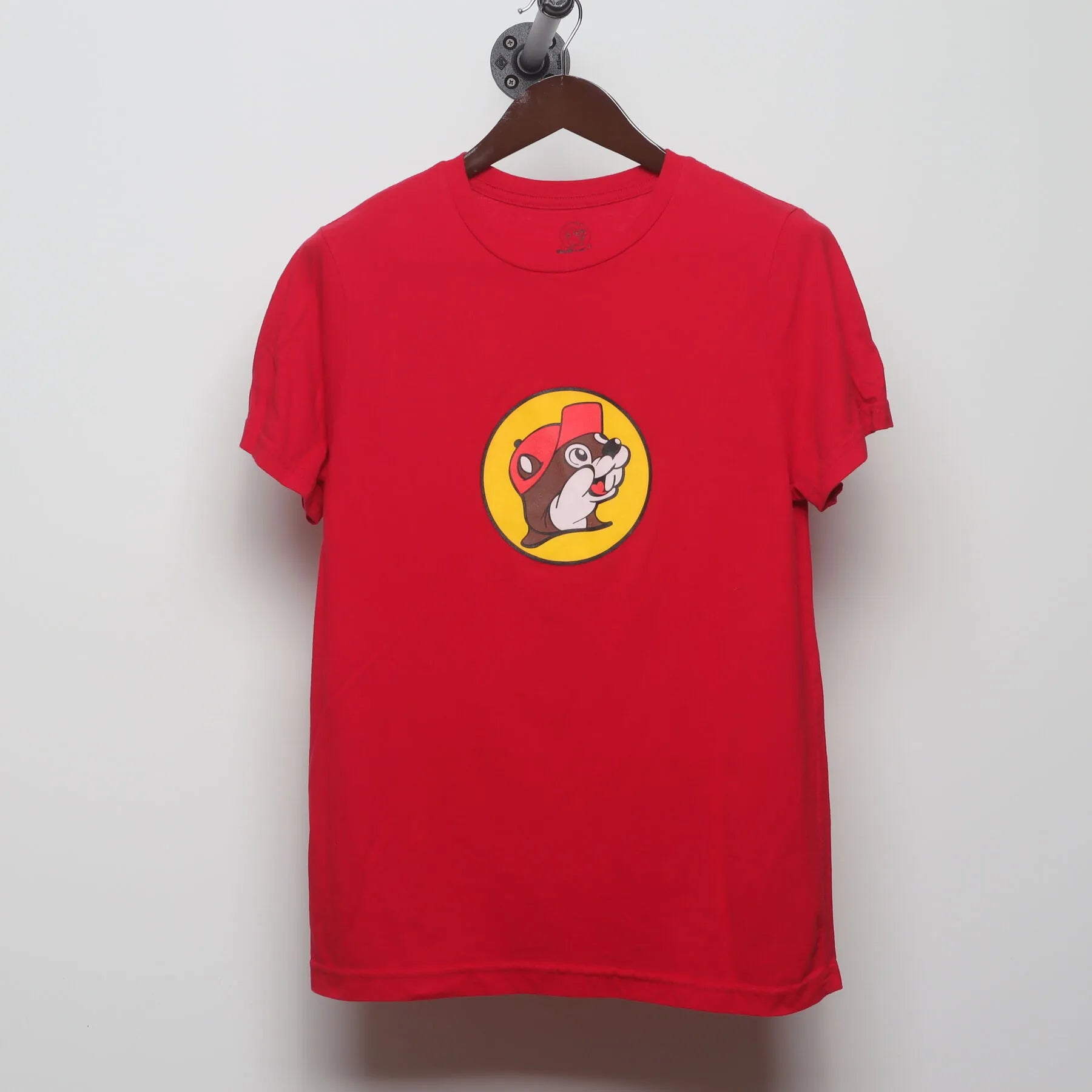 Front view of Vintage Y2K Buc-ee's "Beaver Logo" T-Shirt - S