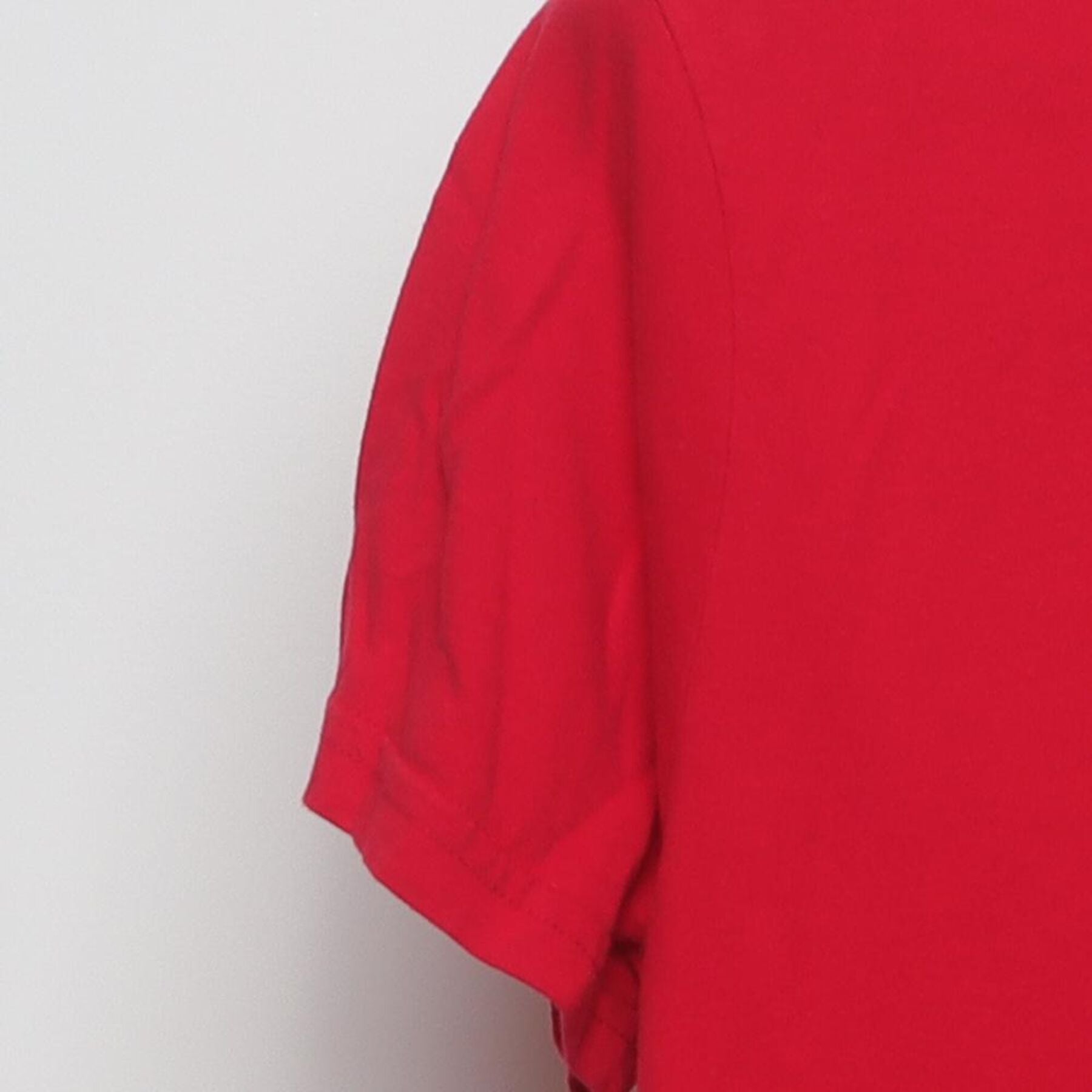 Close-up of the Left sleeve on the Vintage Y2K Buc-ee's "Beaver Logo" T-Shirt - S