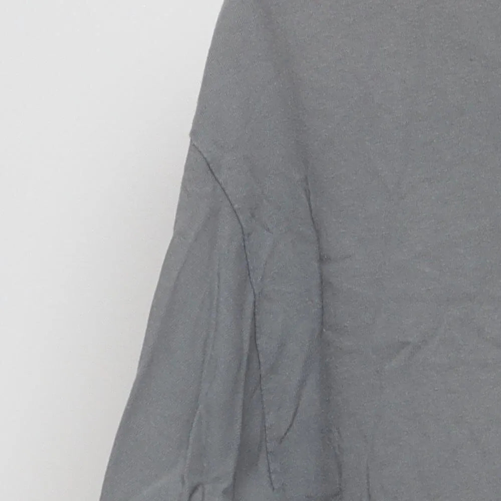 Close-up of the sleeve on the Vintage Y2K Budweiser "Surf Shack" T-Shirt - L