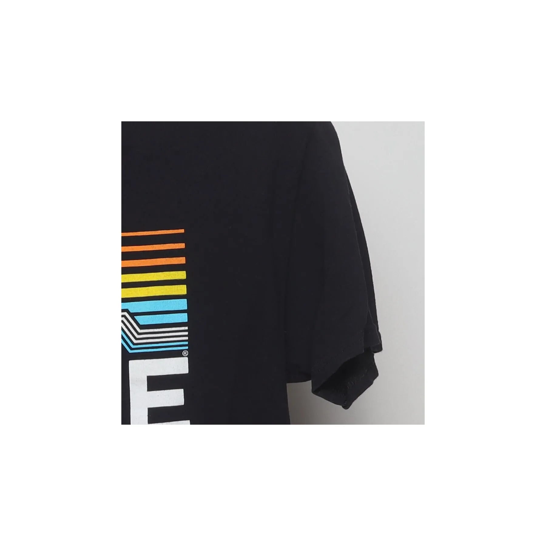 Close-up of the single stitch sleeve on the Vintage Y2K DARE "Mountain Sunset" T-Shirt - S