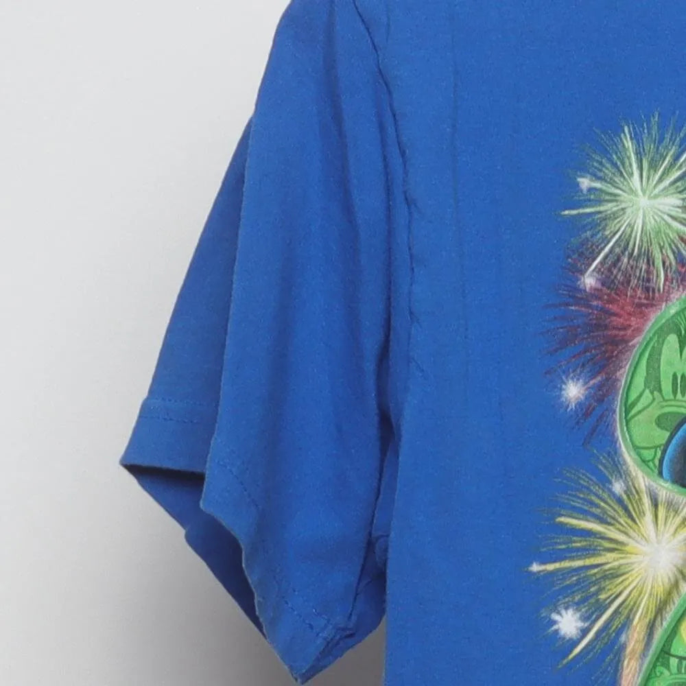 Close-up of the sleeve on the Vintage Y2K Disney "2011 Florida Characters Fireworks" T-Shirt - S