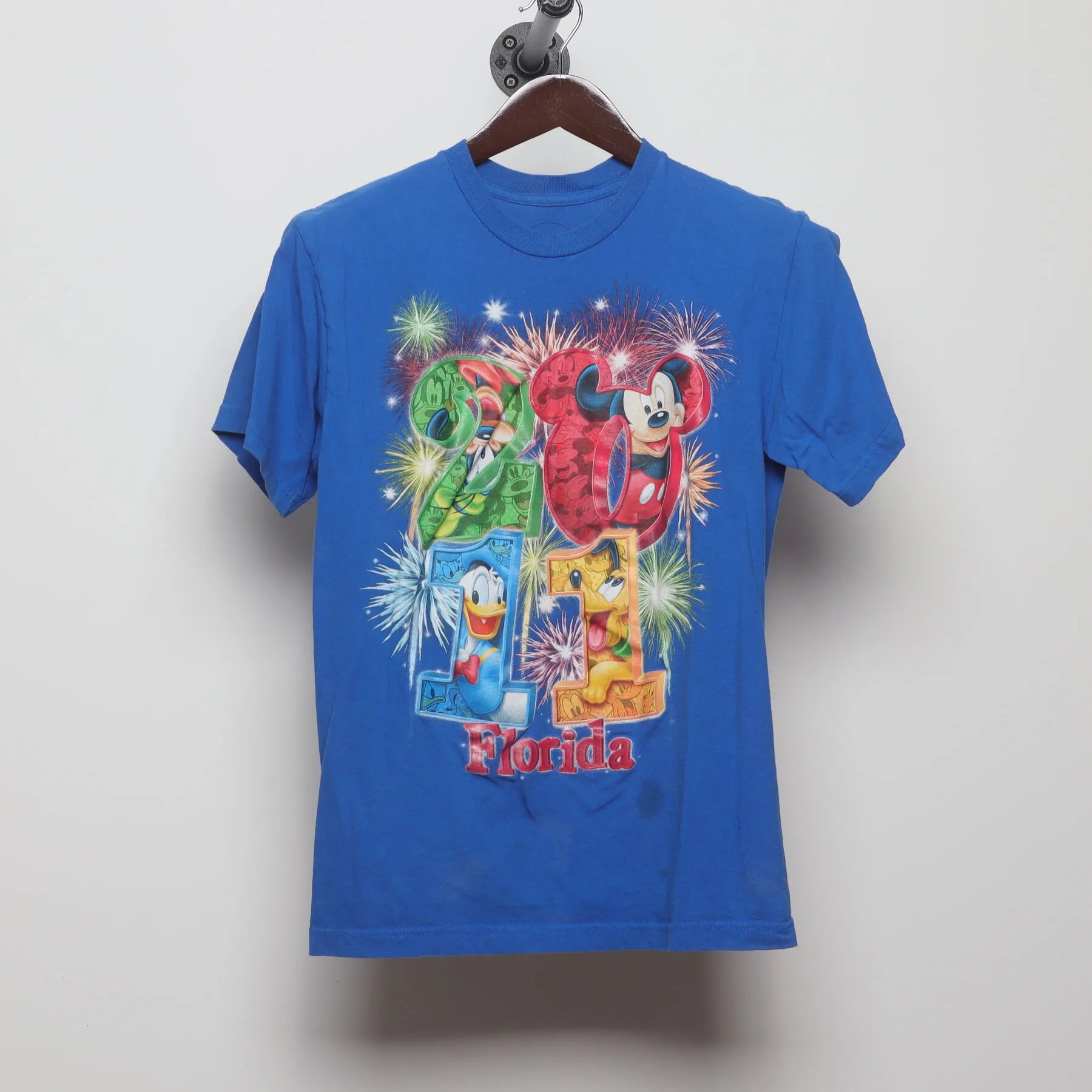 Front view of Vintage Y2K Disney "2011 Florida Characters Fireworks" T-Shirt - S