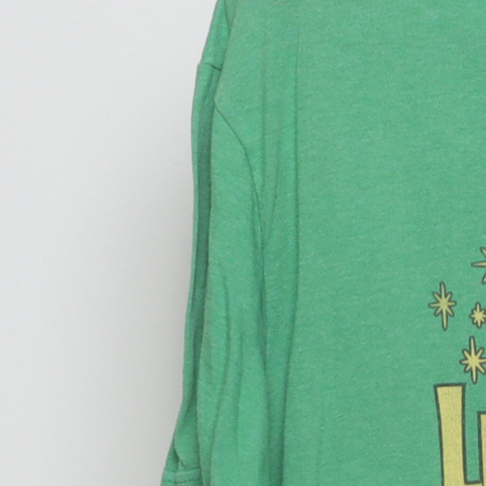 Close-up of the sleeve on the Vintage Y2K Lucky Charms "Lucky the Leprechaun" T-Shirt - XL