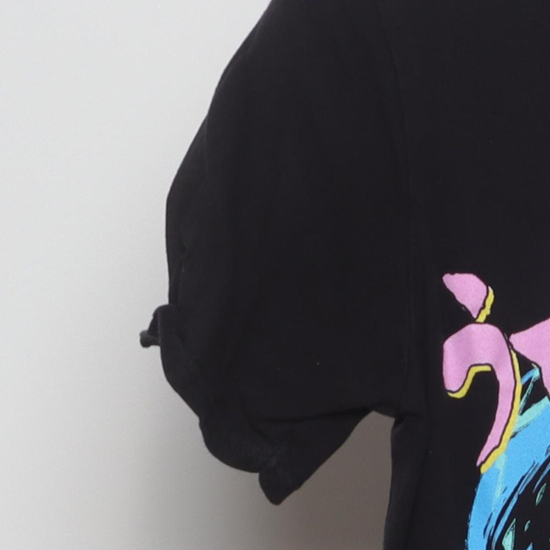 Close-up of the Left sleeve on the Vintage Y2K Naruto Shippuden "Rasengan Attack" T-Shirt - XS