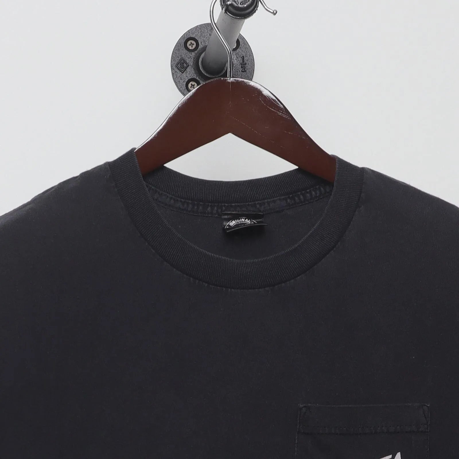 Close-up of the collar and tag on the Vintage Y2K Santa Cruz "Sunset Dot Logo" T-Shirt - M