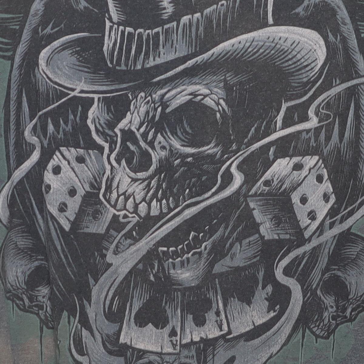 Close-up of the main graphic on the Vintage Y2K Skull "Gambler Skull" T-Shirt - L