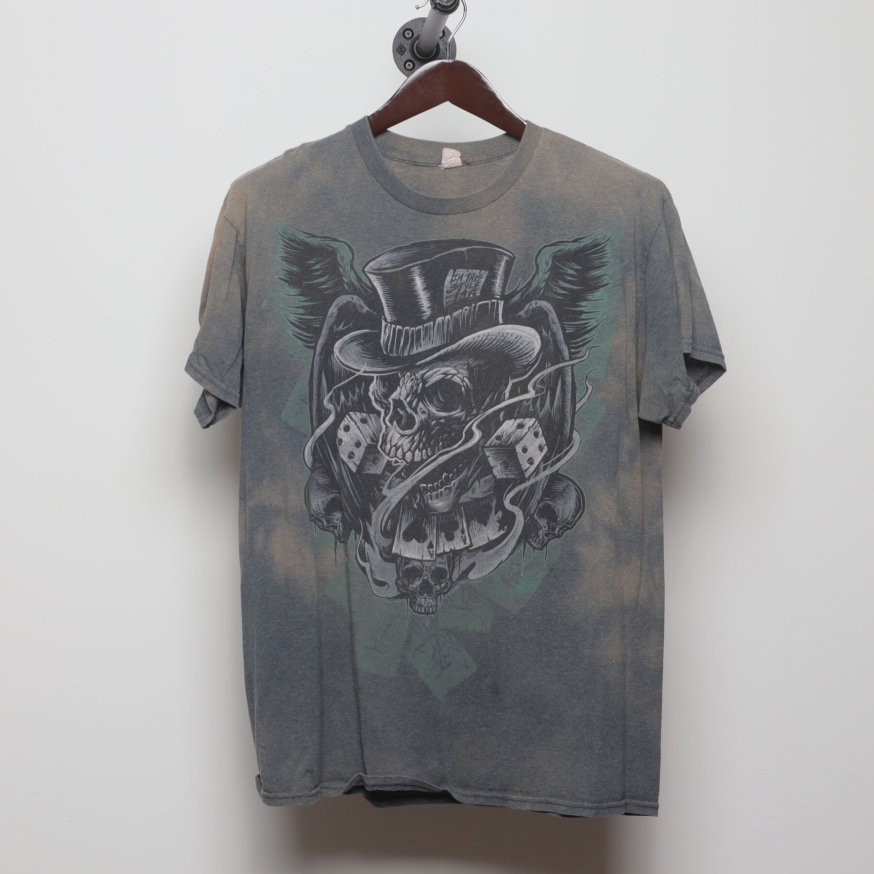 Front view of Vintage Y2K Skull "Gambler Skull" T-Shirt - L