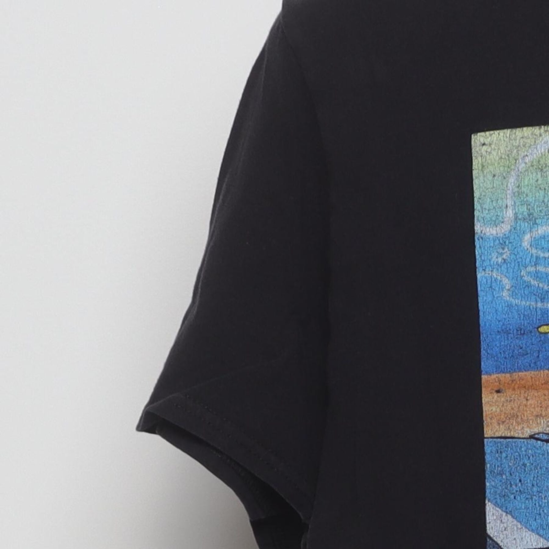 Close-up of the single stitch sleeve on the Vintage Y2K SpongeBob SquarePants "SpongeBob & Patrick" T-Shirt - M