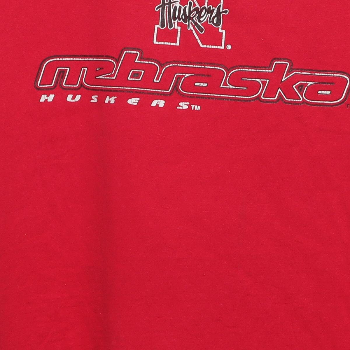 Close-up of the main graphic on the Vintage Y2K Starter Nebraska Huskers "Big N Logo" T-Shirt - XL