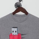 Close-up of the collar and tag on the Vintage Y2K "The Flash Drive" Pun T-Shirt - M