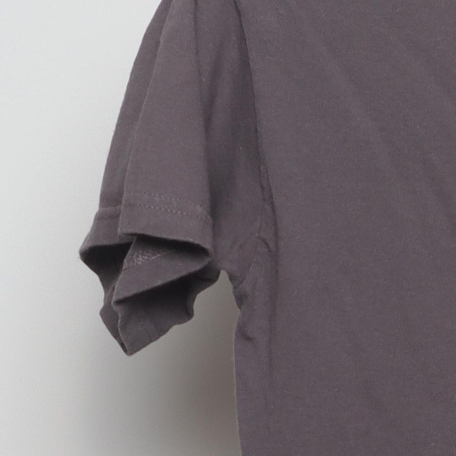 Close-up of the Left sleeve on the Vintage Y2K Sigma Alpha Tau "Pirates of Greek Week" T-Shirt - XS